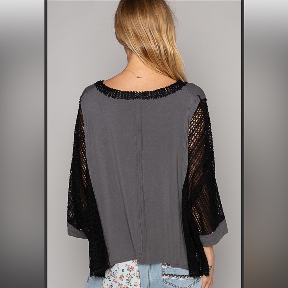 POL v-neck relaxed fit top, print patch crochet patch vintage washing - Picture 3 of 3